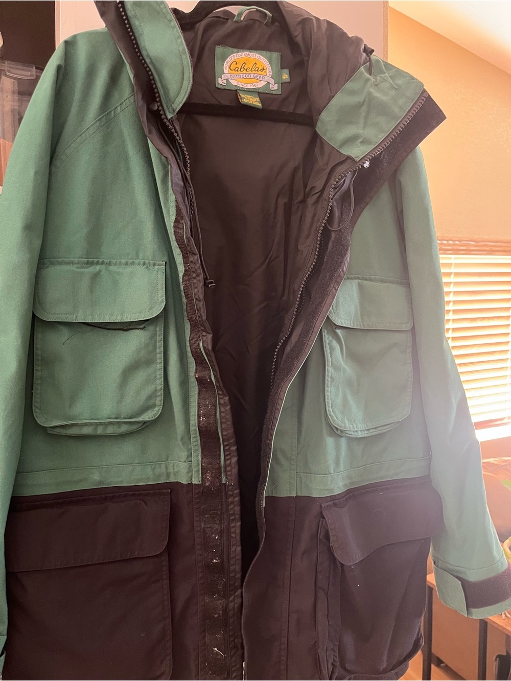Cabela's Guidewear Gore-Tex Parka - Size Large -  Green/Black